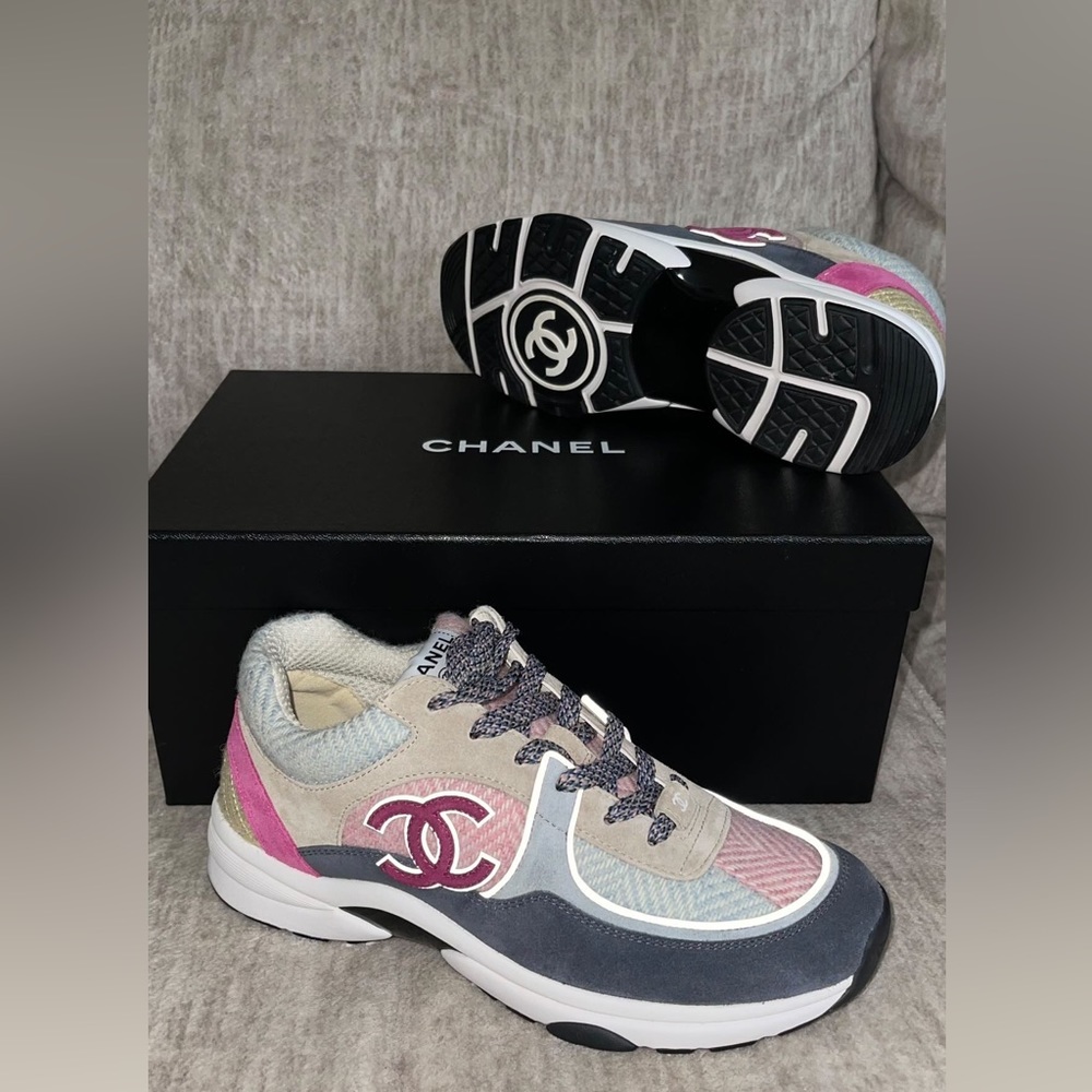 Ladies Chanel Sneakers never worn